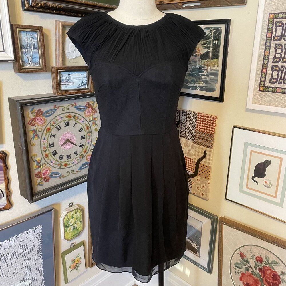 NWT Ted Baker Black Pleated Cap Sleeve Cocktail Dress With Back Zip Decor Size 4